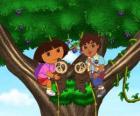 Ντόρα και ο ξάδελφός Ντιέγκο σε ένα δέντρο δύο μικρά φέρει βοηθώντας